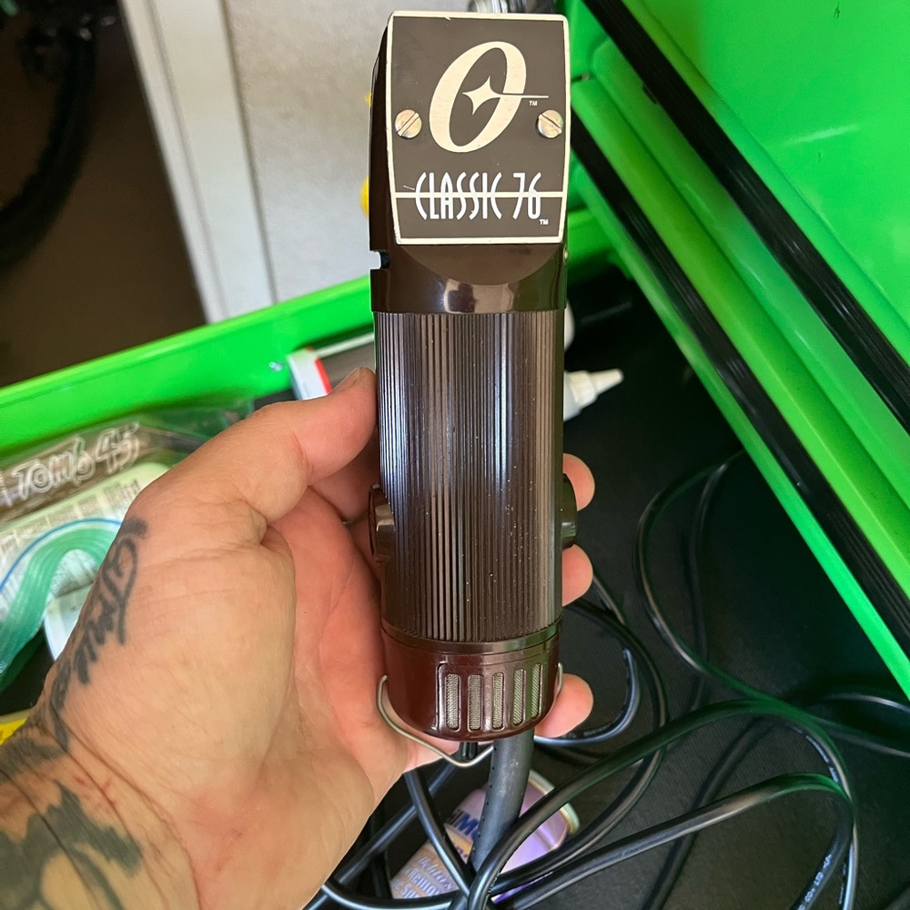 Oster 76 clippers with attachments